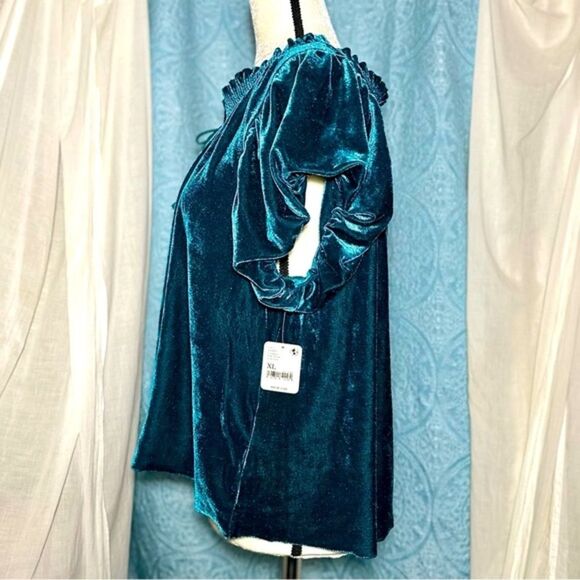 NWT Free People Terese Velvet Top in Turquoise - Picture 3 of 7